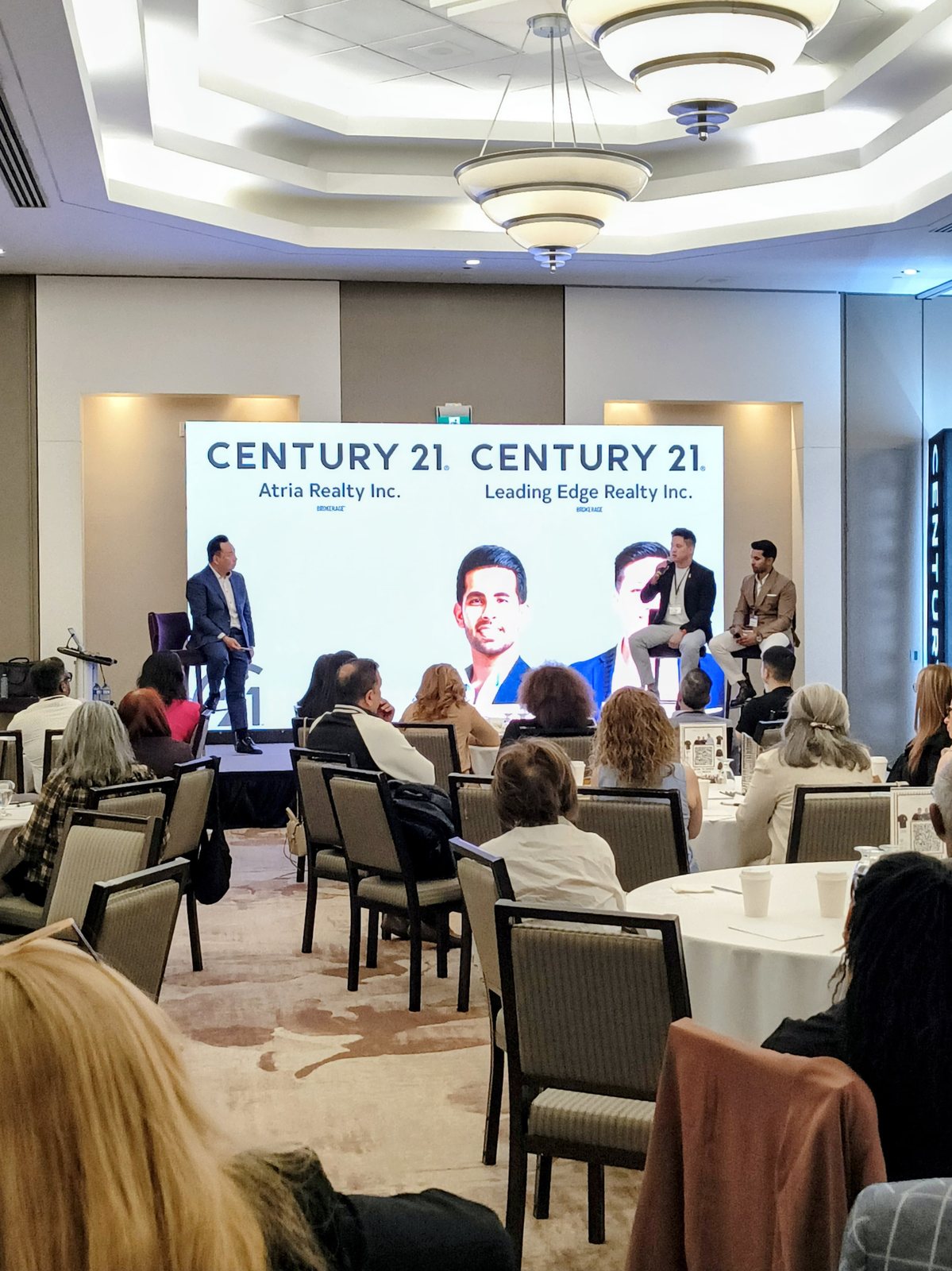 Chris Jovellanos receiving a Century 21 Centurion award